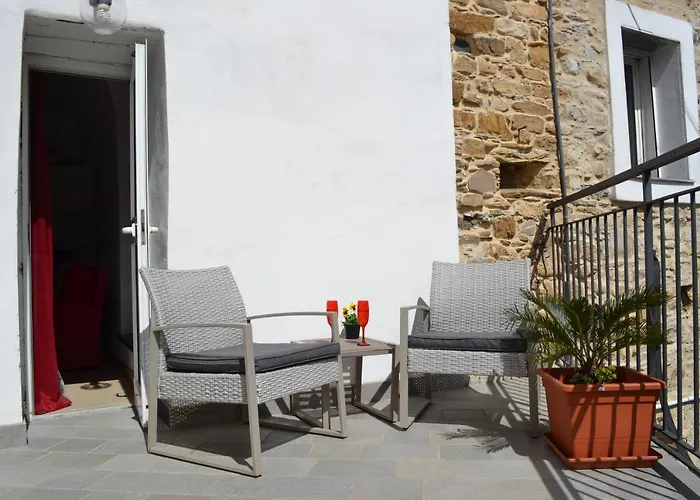 La Torretta di Piero con terrazzi e parcheggio privato Citra zero zero ottanta 31LST0282